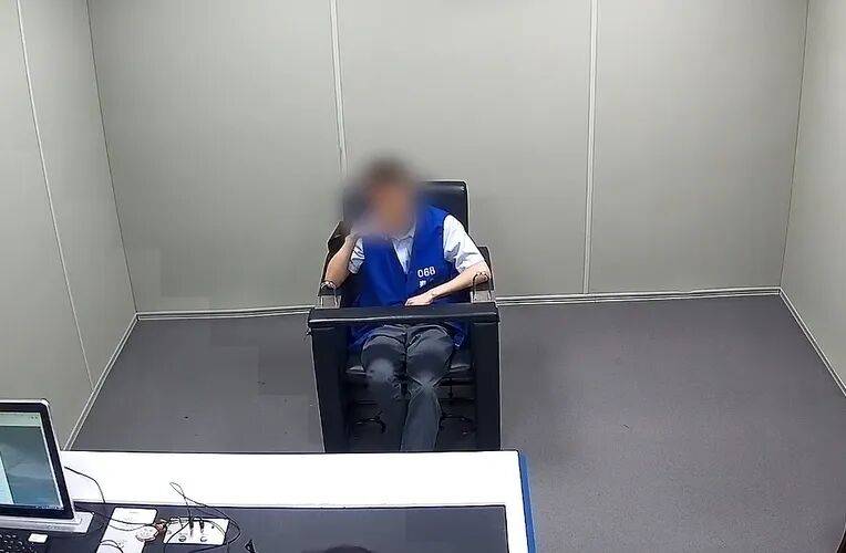 男子利用漏洞“跟车逃费”183次:每次趁前车缴费抬杆瞬间,一脚油门紧跟而出;警方:累计逃费3000余元,涉嫌盗窃罪已刑拘